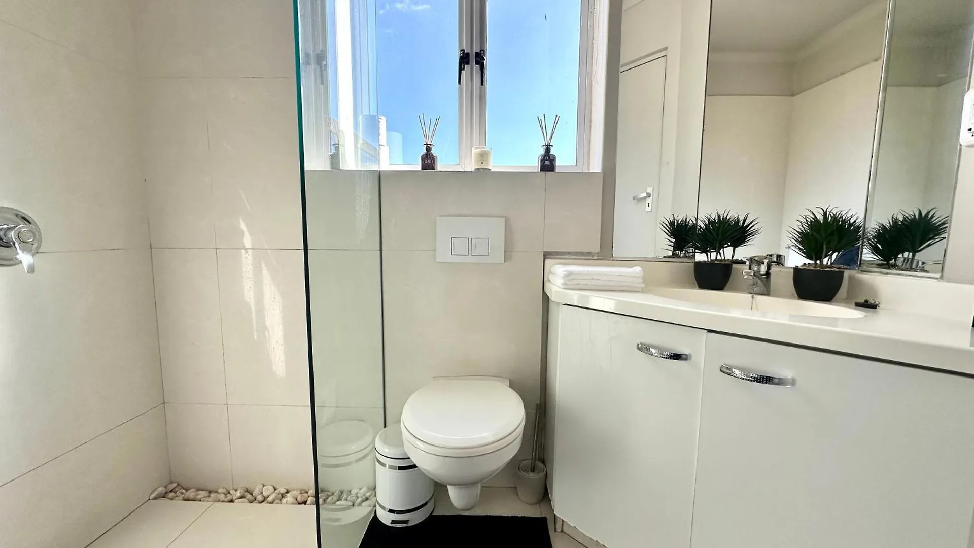 Breathtaking Table Mountain View Apartment In The Heart Of Gardens Città del Capo