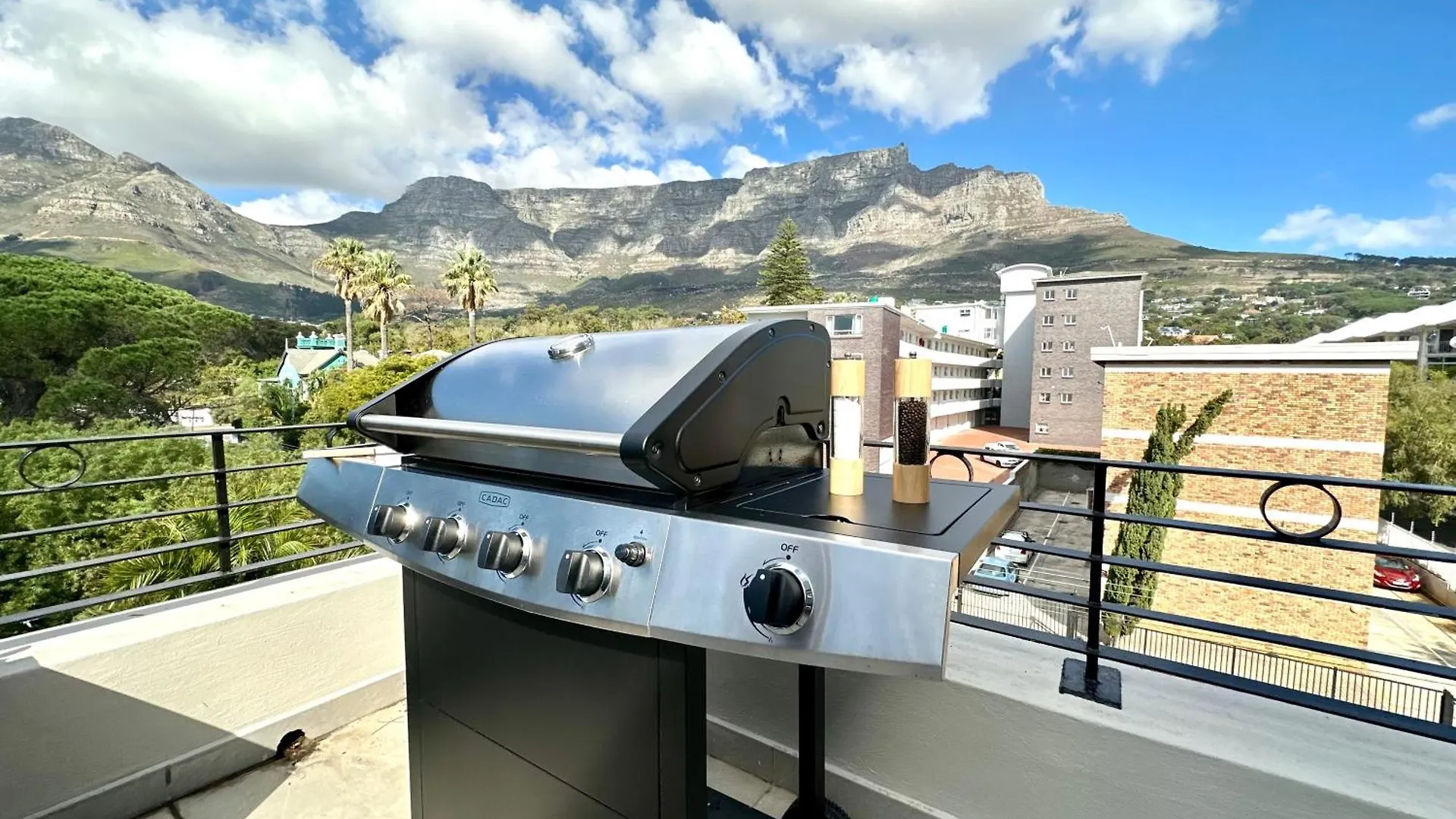 Breathtaking Table Mountain View Apartment In The Heart Of Gardens Città del Capo